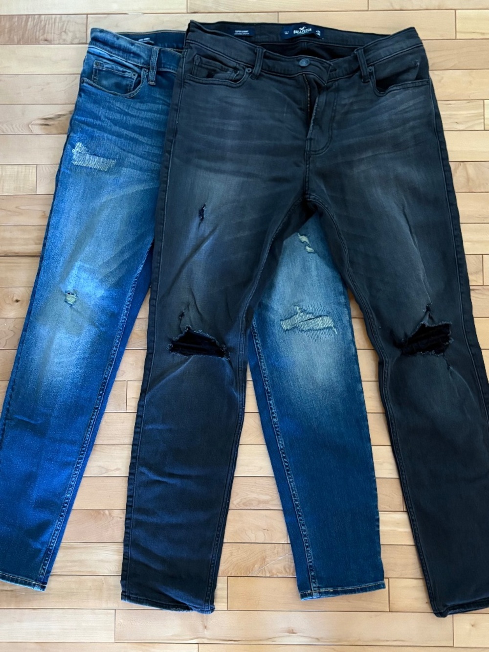 Hollister 2 pack distress super skinny jeans 34/32